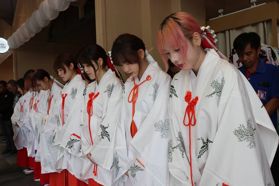 Relocation Ceremony Shiracha Shinto Srine » The Enshrinement Relocation Completion Ceremony ...